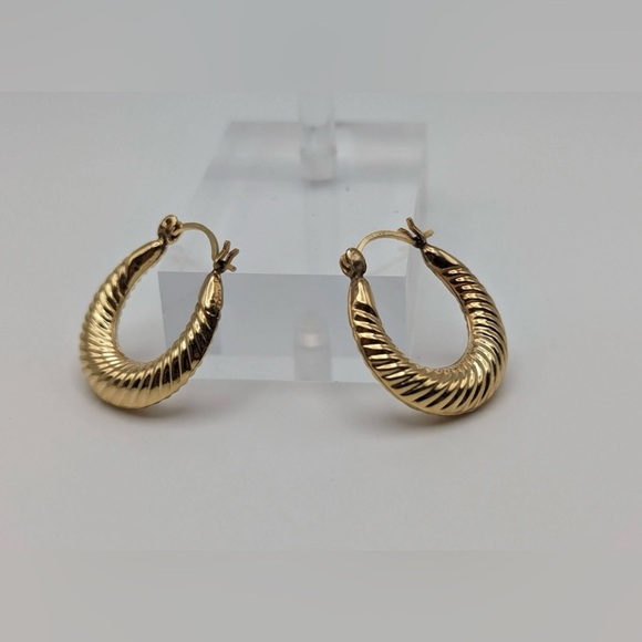 14K Yellow Gold Hollow Puff Earrings Shrimp Hoop Earrings . - Picture 1 of 7